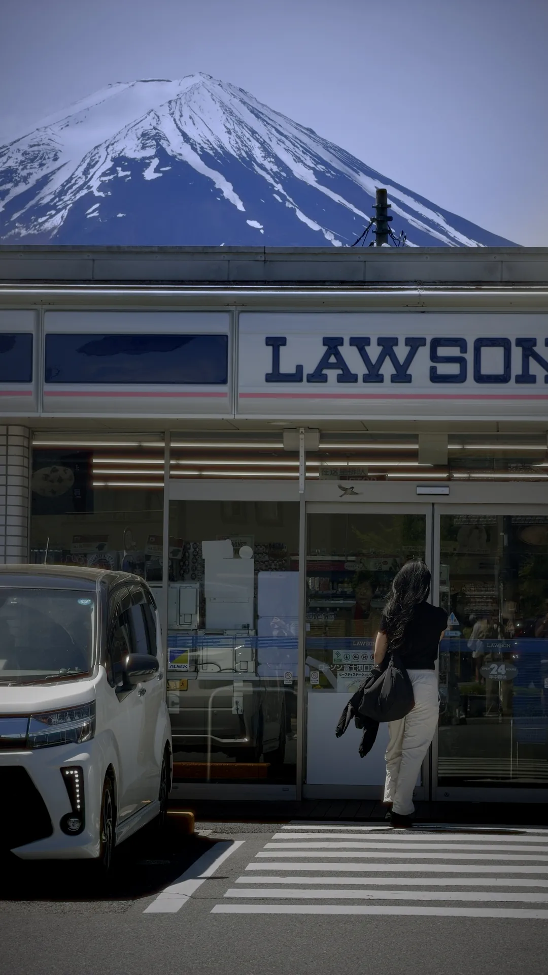Lawson com o Monte Fuji ao fundo, com o LUT aplicado
